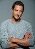 photo Sasha Roiz